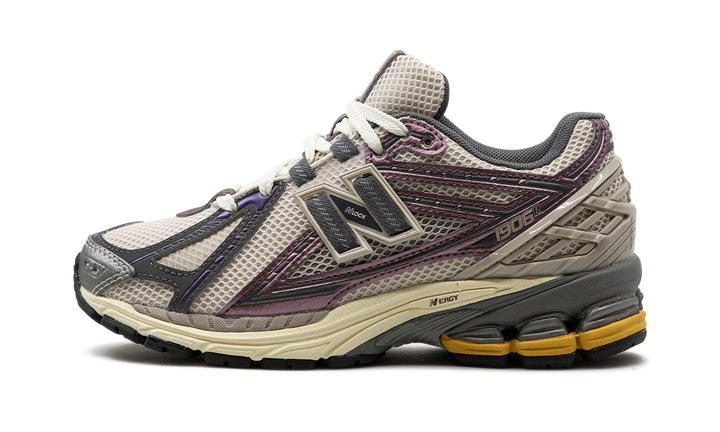 NEW BALANCE 1906R LICORICE