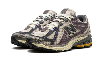 NEW BALANCE 1906R LICORICE — Stock