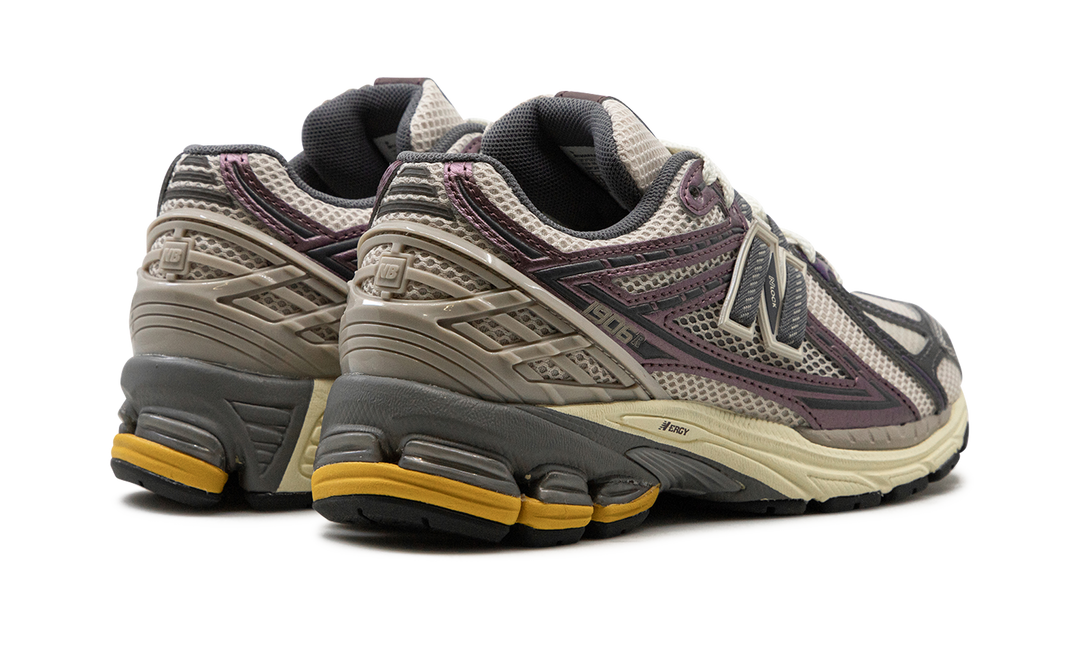 NEW BALANCE 1906R LICORICE