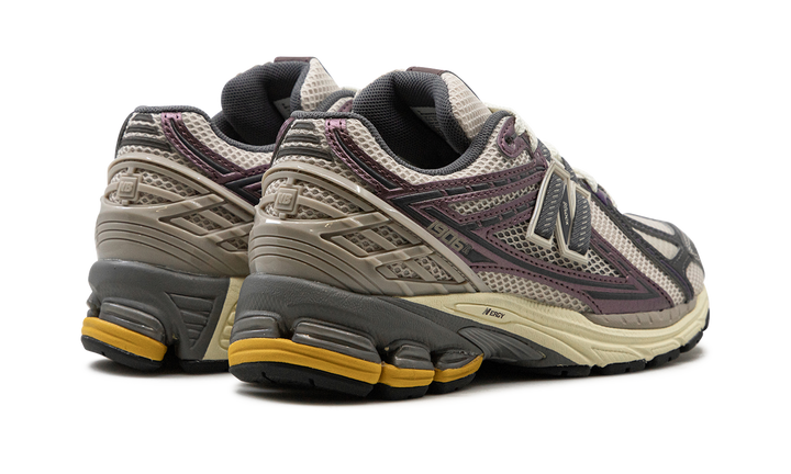 NEW BALANCE 1906R LICORICE