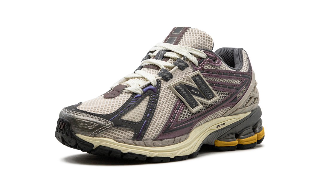 NEW BALANCE 1906R LICORICE
