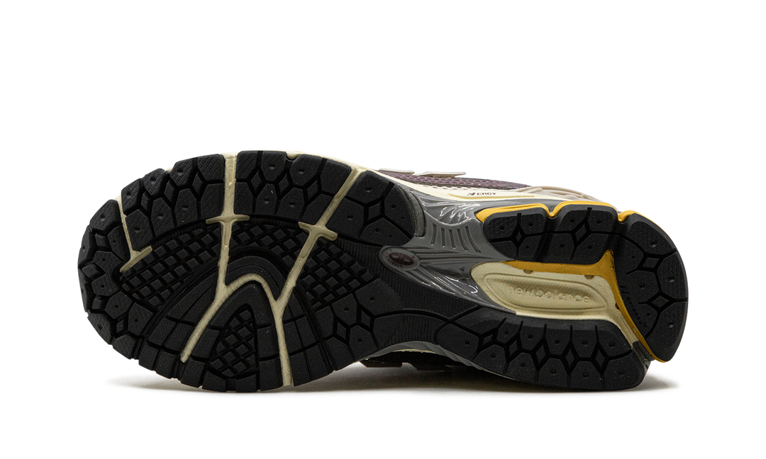 NEW BALANCE 1906R LICORICE