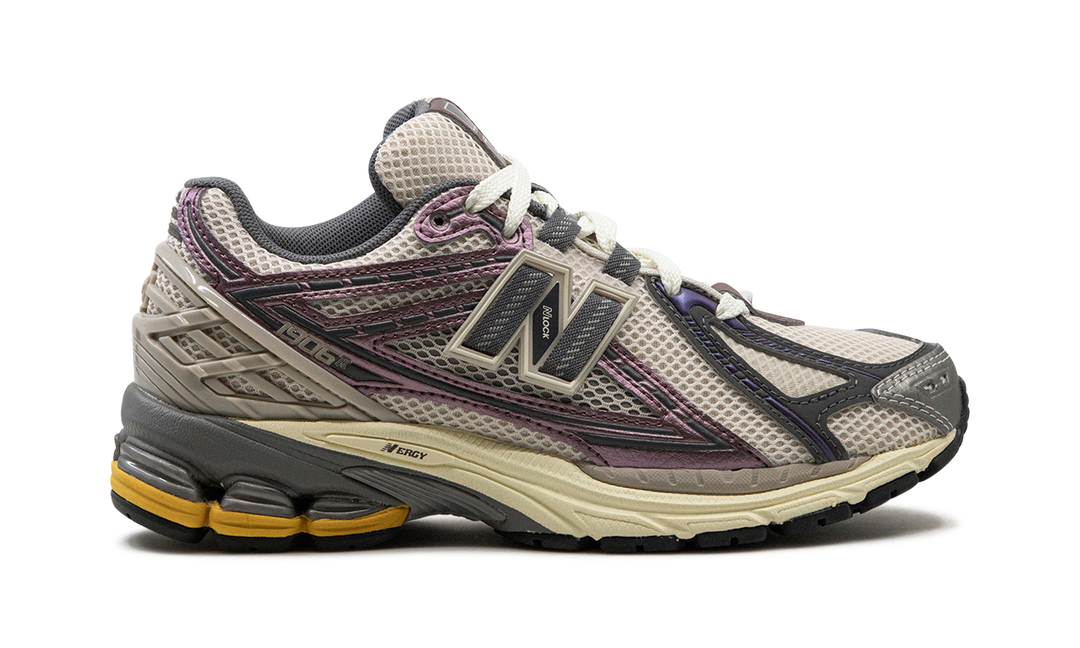 NEW BALANCE 1906R LICORICE