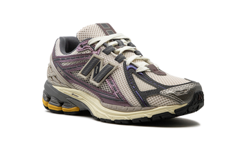 NEW BALANCE 1906R LICORICE — Stock