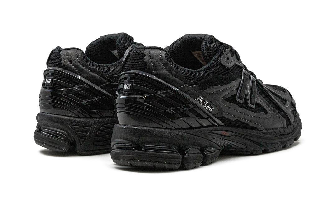 NEW BALANCE 1906R PROTECTION PACK LEATHER TRIPLE BLACK — Stock 