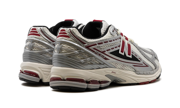 NEW BALANCE 1906R SILVER CLASSIC CRIMSON — Stock