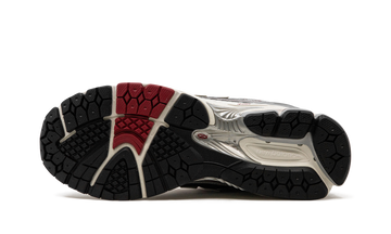 NEW BALANCE 1906R SILVER CLASSIC CRIMSON — Stock