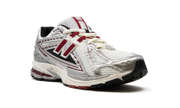 NEW BALANCE 1906R SILVER CLASSIC CRIMSON — Stock