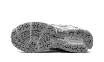 NEW BALANCE 1906R SILVER METALLIC SEA SALT — Stock