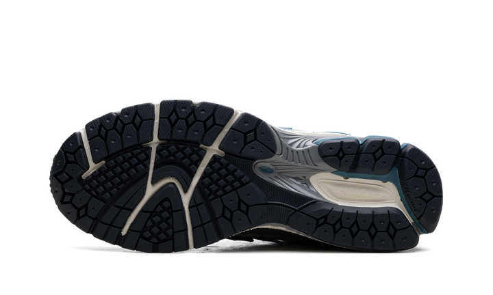 NEW BALANCE 1906R SILVER METALLIC TERRARIUM