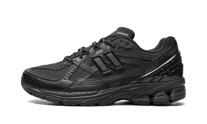 NEW BALANCE 740 TRIPLE BLACK
