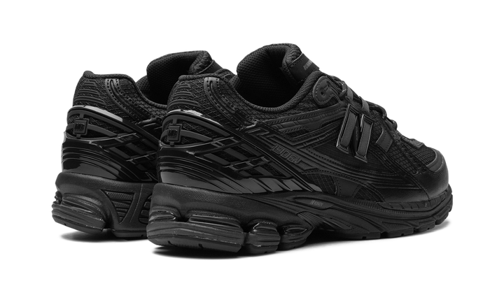 NEW BALANCE 1906U TRIPLE BLACK