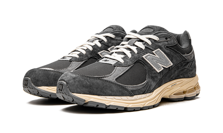 NEW BALANCE 2002R BLACK — Stock 