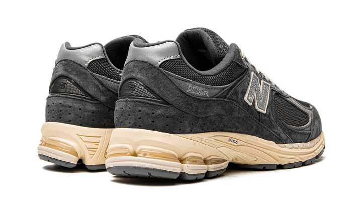 NEW BALANCE 2002R BLACK — Stock 