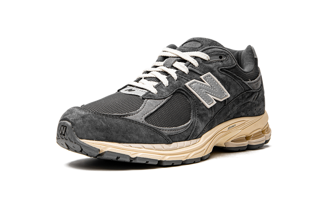 NEW BALANCE 2002R BLACK — Stock 