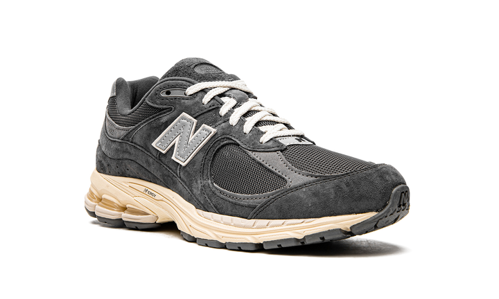 NEW BALANCE 2002R BLACK — Stock 