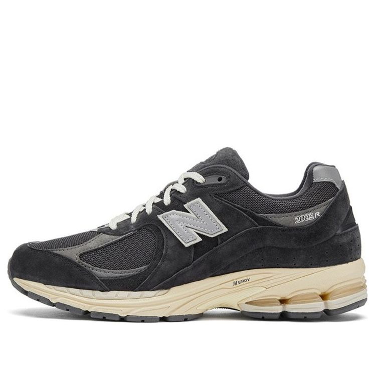 NEW BALANCE 2002R BLACK — Stock 