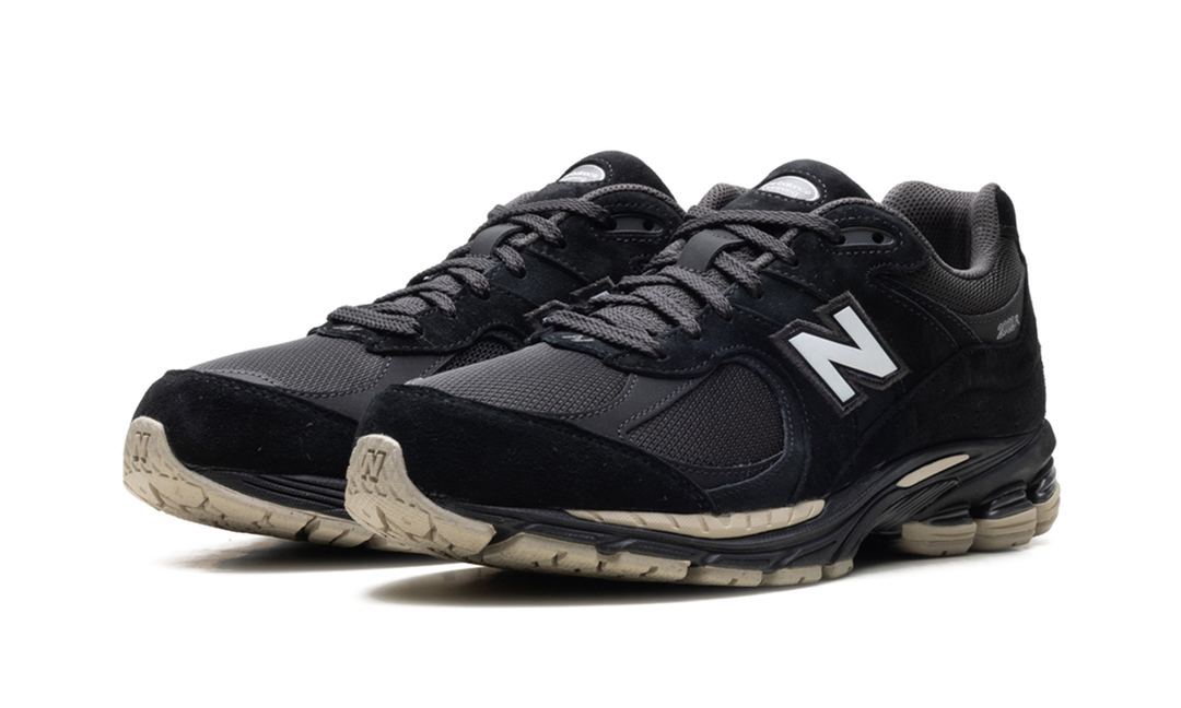 NEW BALANCE 2002R BLACK OAT