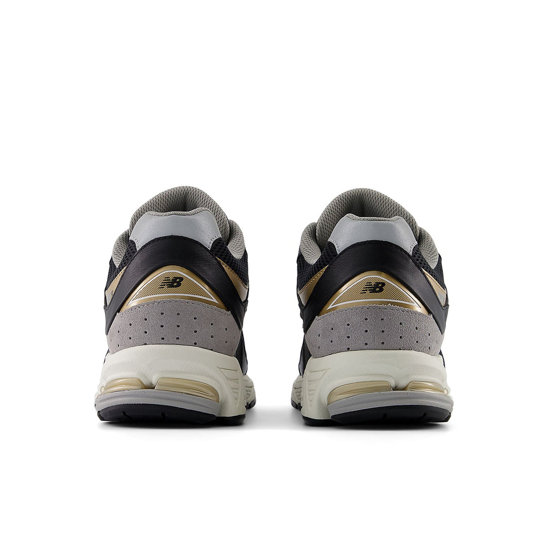 NEW BALANCE 2002R BLACK SEA SALT GOLD METALLIC