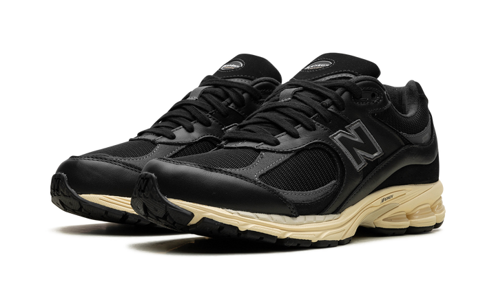 NEW BALANCE 2002R BLACK VINTAGE