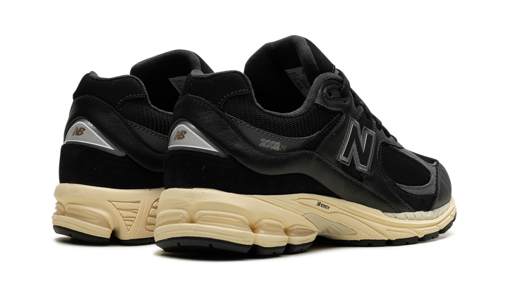 NEW BALANCE 2002R BLACK VINTAGE