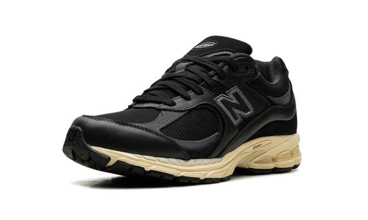 NEW BALANCE 2002R BLACK VINTAGE