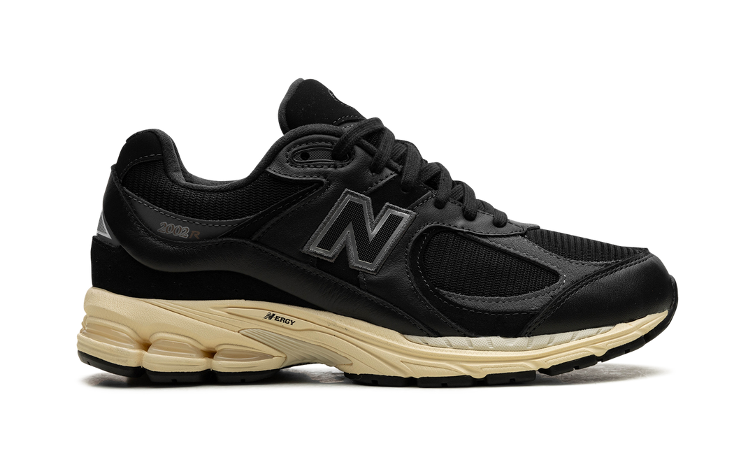 NEW BALANCE 2002R BLACK VINTAGE