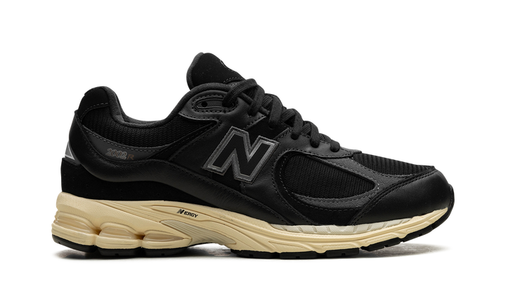 NEW BALANCE 2002R BLACK VINTAGE