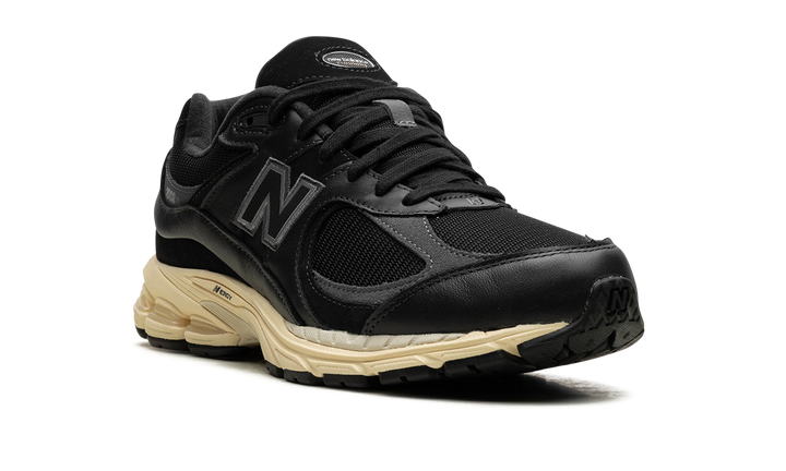 NEW BALANCE 2002R BLACK VINTAGE