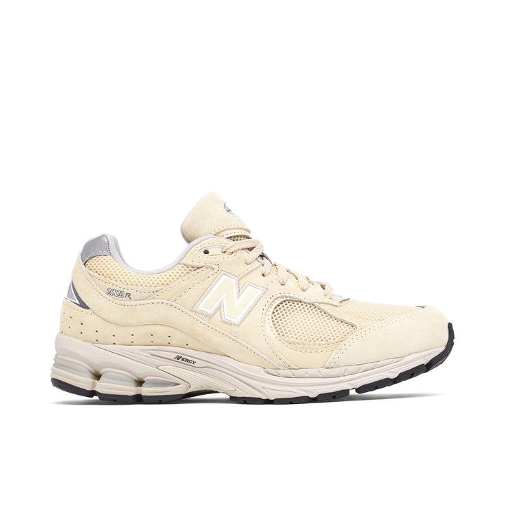 NEW BALANCE 2002R BONE LIGHT ALUMINUM — Stock 