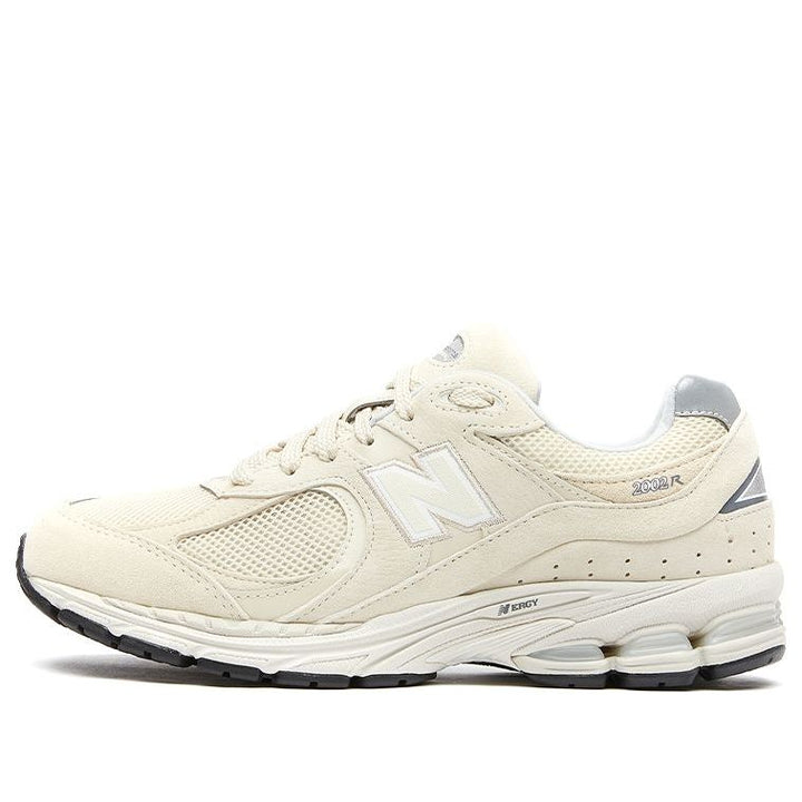 NEW BALANCE 2002R BONE LIGHT ALUMINUM — Stock 