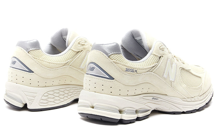 NEW BALANCE 2002R BONE LIGHT ALUMINUM — Stock 
