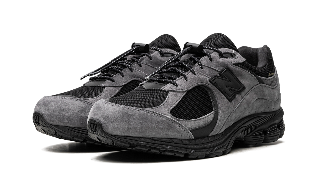 NEW BALANCE 2002R GORE-TEX X JJJJOUND CHARCOAL — Stock 