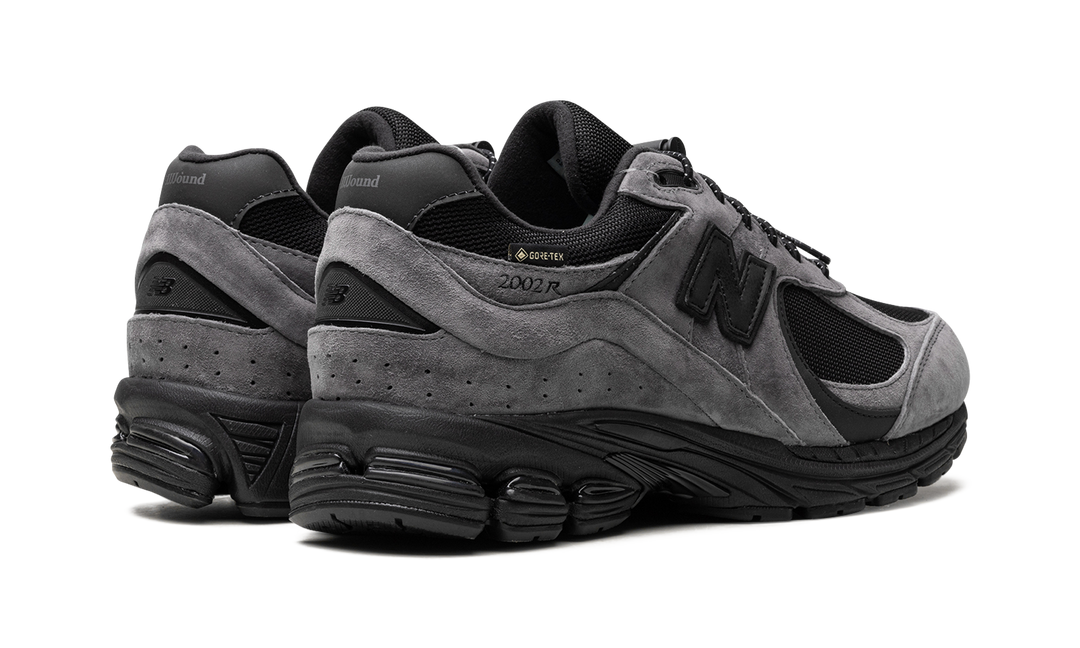 NEW BALANCE 2002R GORE-TEX X JJJJOUND CHARCOAL — Stock 
