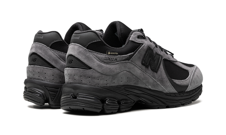 NEW BALANCE 2002R GORE-TEX X JJJJOUND CHARCOAL — Stock 