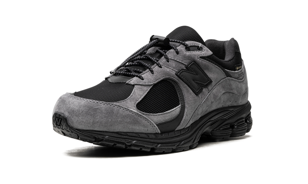 NEW BALANCE 2002R GORE-TEX X JJJJOUND CHARCOAL — Stock 