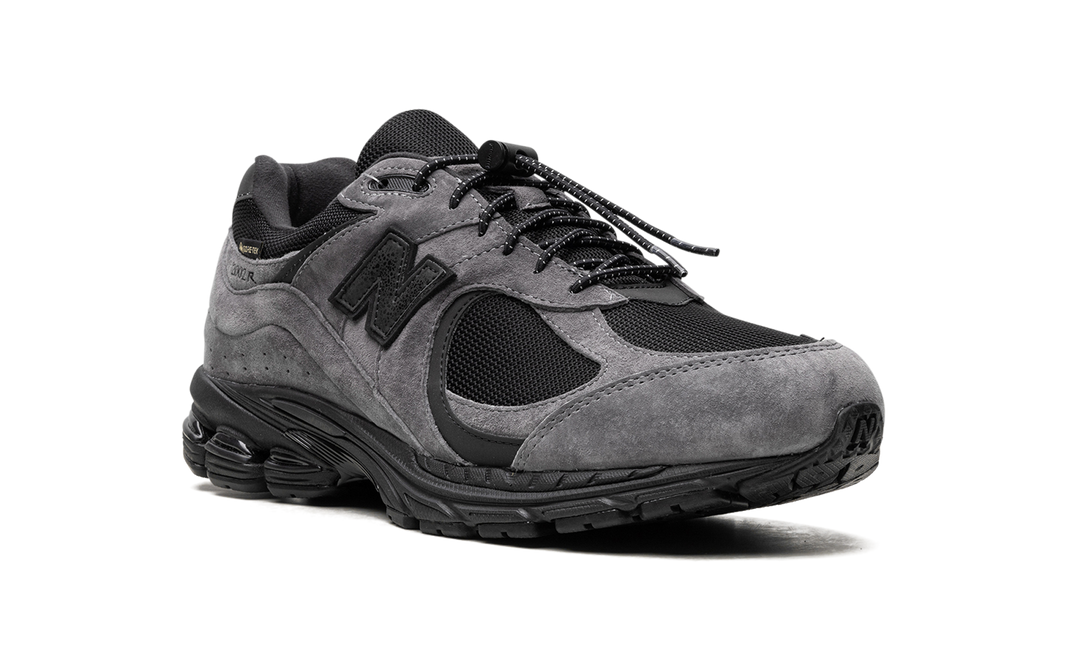 NEW BALANCE 2002R GORE-TEX X JJJJOUND CHARCOAL — Stock 