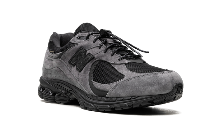 NEW BALANCE 2002R GORE-TEX X JJJJOUND CHARCOAL — Stock 
