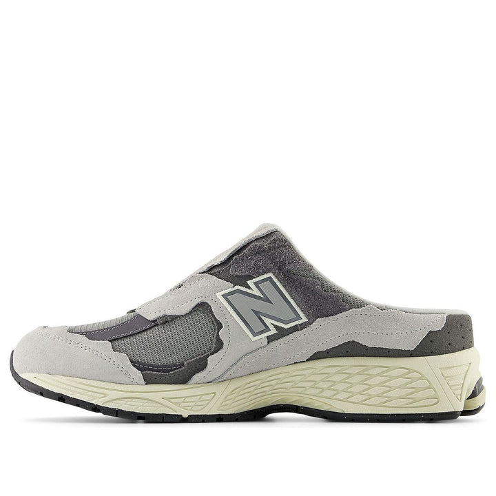 NEW BALANCE 2002R MULE PROTECTION PACK RAIN CLOUD