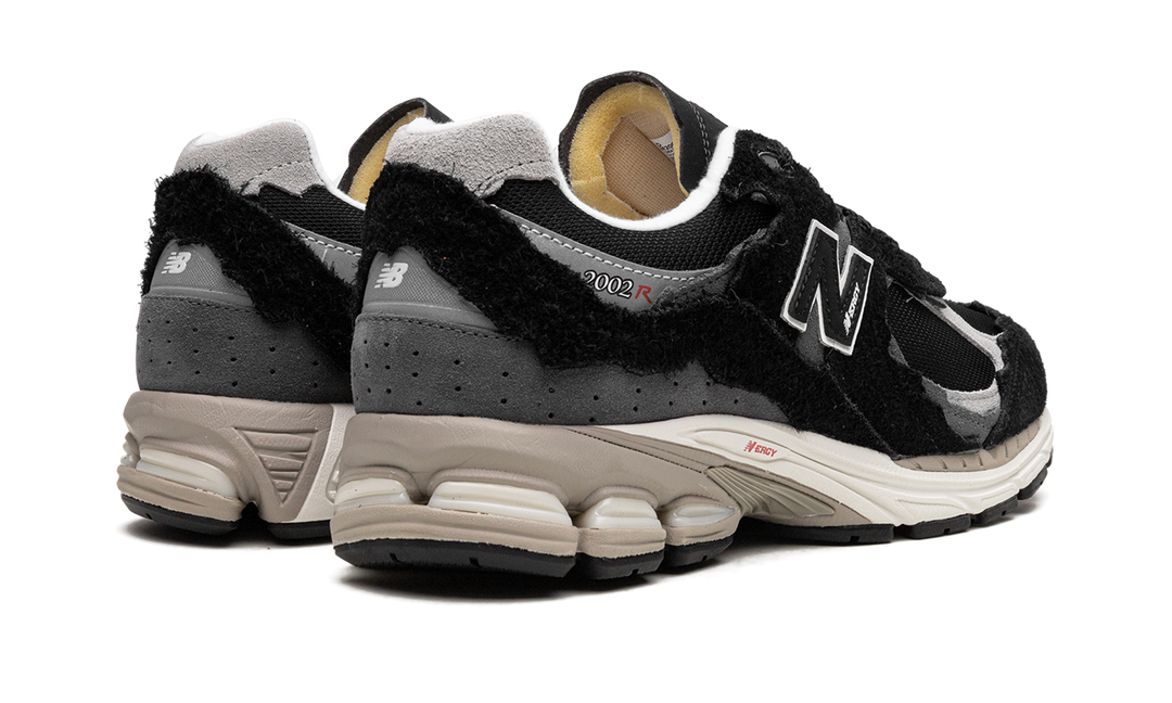 NEW BALANCE 2002R &