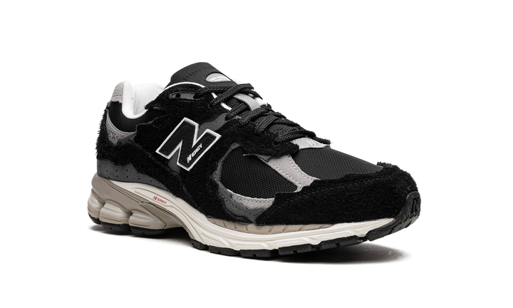 NEW BALANCE 2002R &
