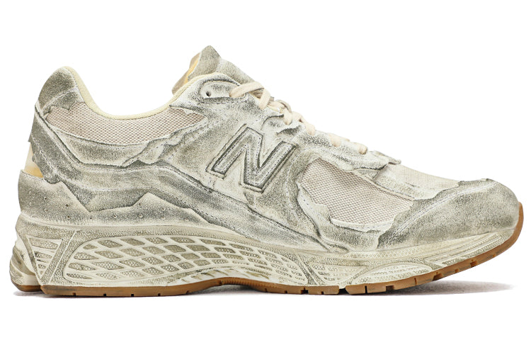 NEW BALANCE 2002R PROTECTION PACK DISTRESSED