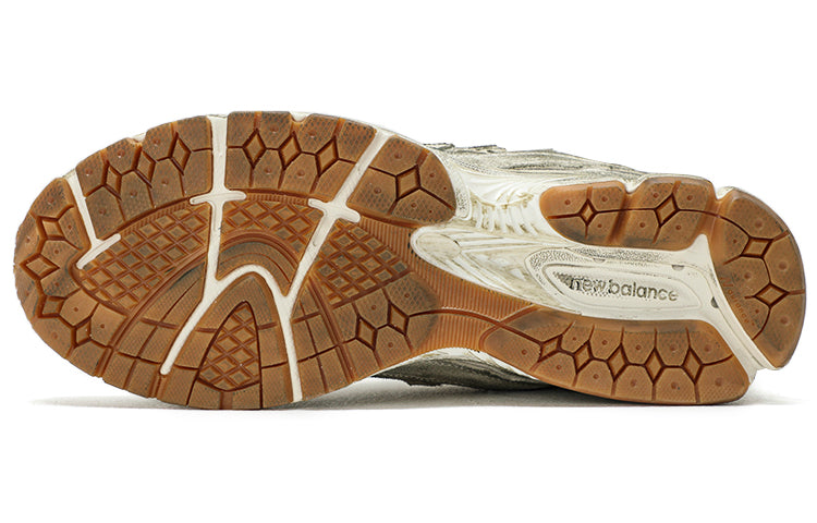 NEW BALANCE 2002R PROTECTION PACK DISTRESSED