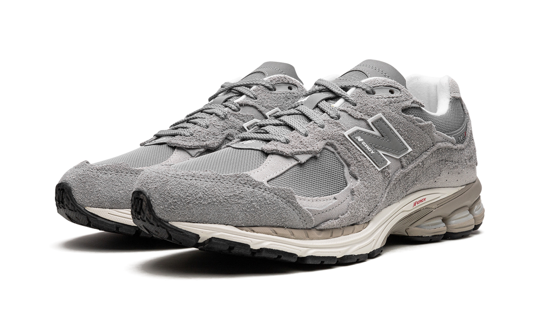 NEW BALANCE 2002R &
