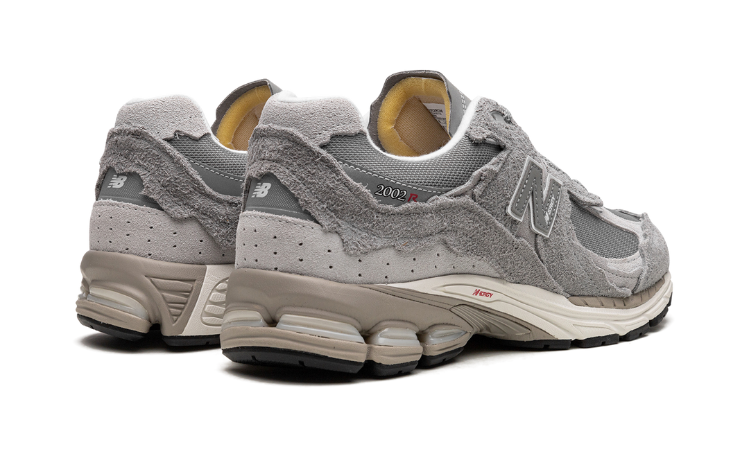 NEW BALANCE 2002R &