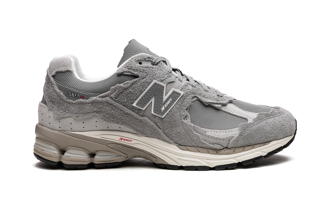 NEW BALANCE 2002R &