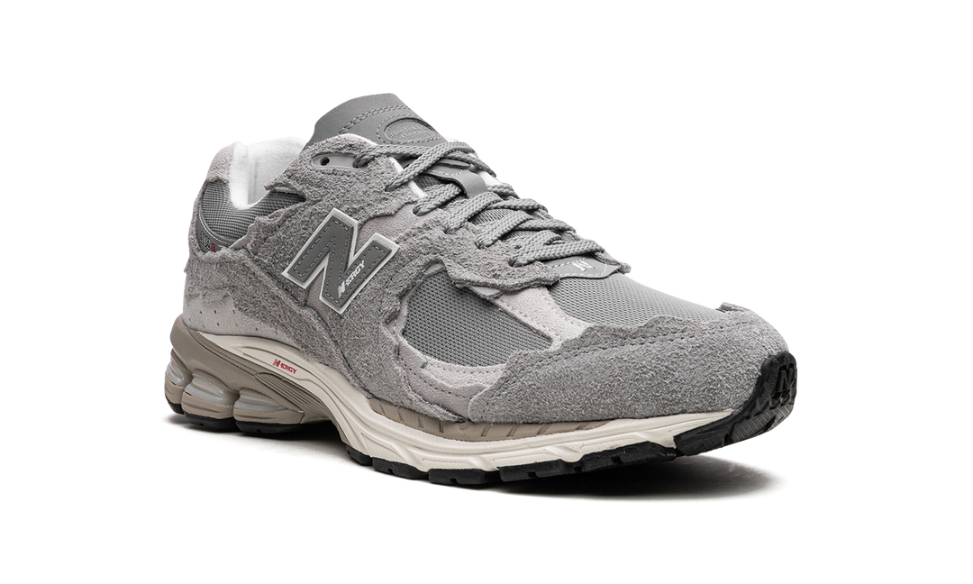 NEW BALANCE 2002R &