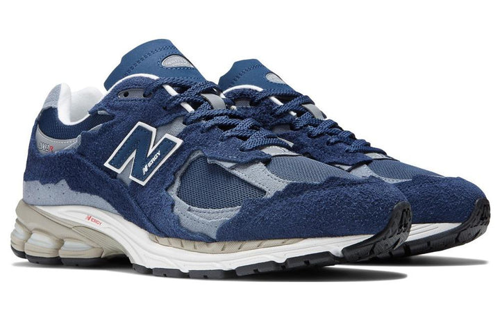 NEW BALANCE 2002R &