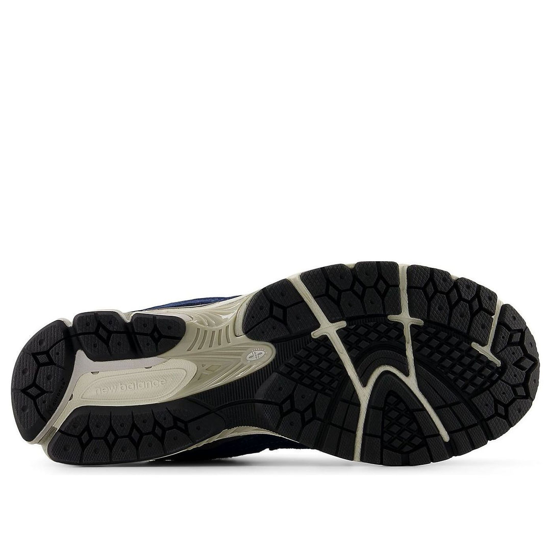 NEW BALANCE 2002R PROTECTION PACK NAVY RAINCLOUD