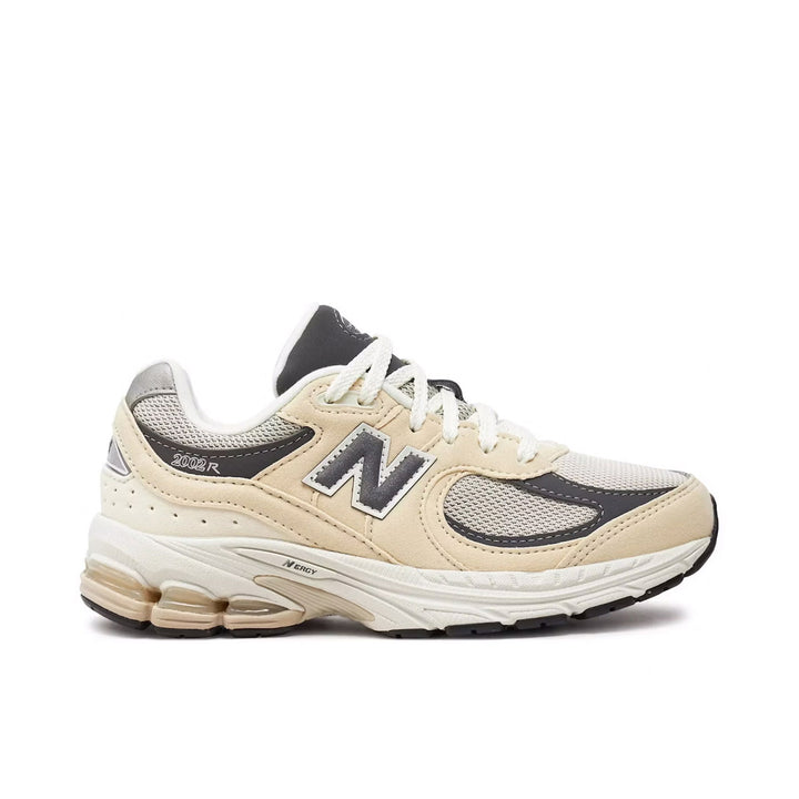 NEW BALANCE 2002R SANDSTONE MAGNET GS — Stock 